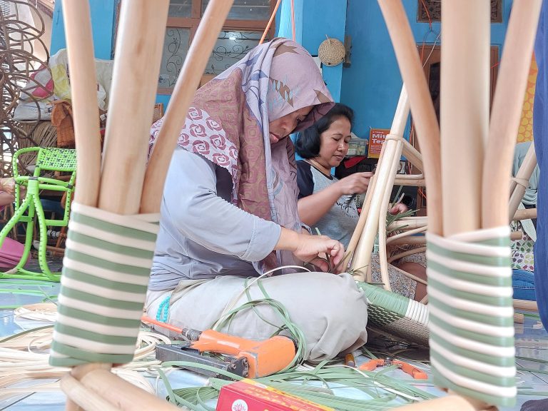 Usaha kreatif rotan Cirebon