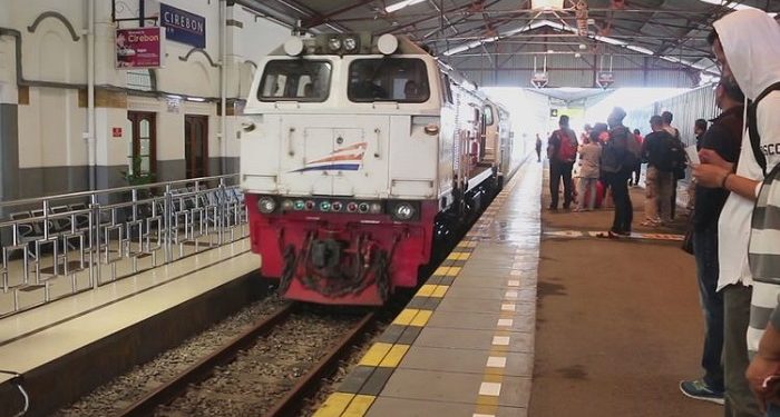 Lampaui Target, KAI Cirebon Berangkatkan 85.886 Penumpang Selama Nataru 2023