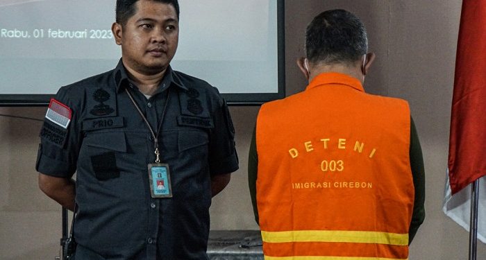 ‘Overstay’, Imigrasi Cirebon Amankan WNA Asal Malaysia di Sumber