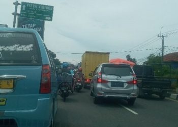 Polresta Cirebon Bagikan 79 Paket Sembako Gratis Kepada Tukang Ojek, Becak dan Juru Parkir
