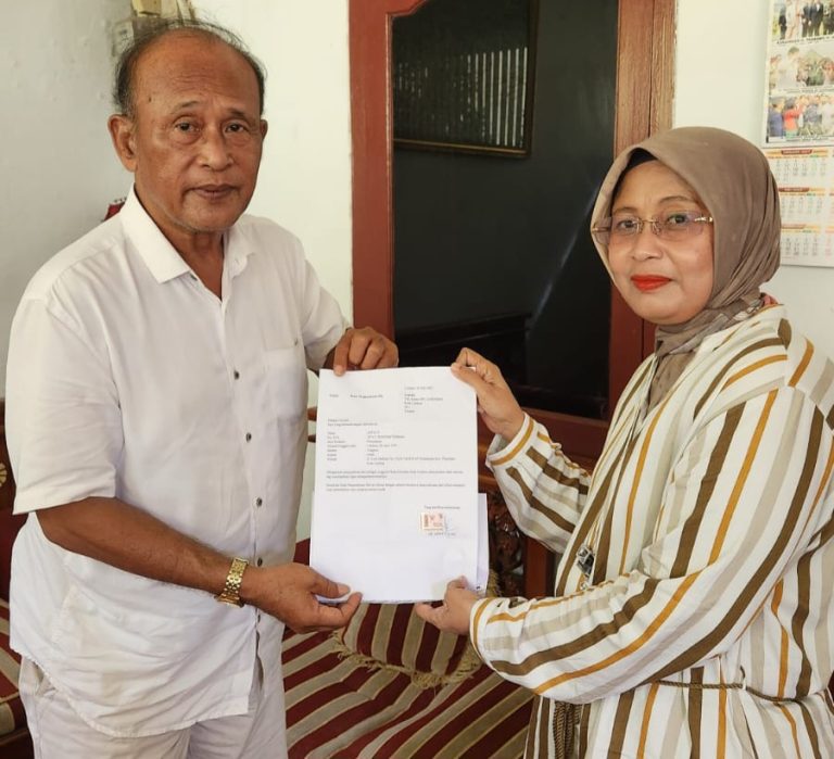 Affiati mundur