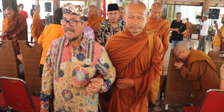 Thudong di Cirebon
