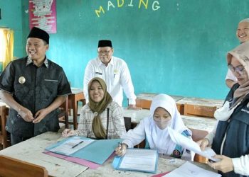 Tinjau PPDB SMAN 1 Indramayu, Wagub Jabar: Jangan Paksa Anak Bersekolah di Negeri