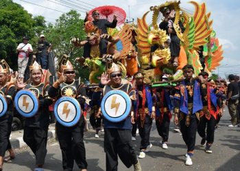 Defile Anggota Kunci Bersama Meriahkan Kirab Budaya Hari Jadi Majalengka ke-533