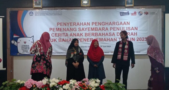 Indramayu Sabet 10 Piala Sayembara Menulis Cerita Anak Berbahasa Daerah