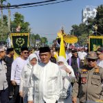 Wali Kota Cirebon Nashrudin Azis saat mengikuti Kirab Ziarah makam Sunan Gunung Jati rangkaian hari jadi ke-654 Cirebon. (Ciayumajakuning.id)