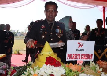 Upacara HUT Bhayangkara ke-77 Polresta Cirebon Dihadiri Bupati Imron