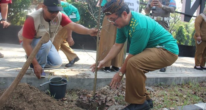 Industri Usaha, Penyumbang Terbesar Sampah Plastik di Kabupaten Cirebon