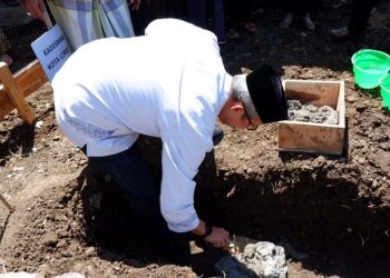 Sekda Agus Groundbreaking Ponpes Daarul Faaiziin Kesambi Kota Cirebon