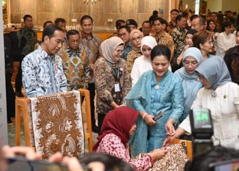 Buka GBN 2023, Presiden Jokowi Kenakan Batik Motif Lokcan Khas Indramayu
