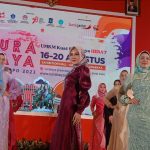 Pameran UMKM dalam Great Expo 2023 di Grand City Surabaya. Salah satu pelaku UMKM inovasi wayang hijab