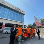 Luxton Hotel Cirebon gandeng tukang becak hadirkan becak wisata untuk menambah pengalaman perjalanan wisata konvensional di Cirebon.