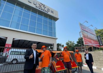 Luxton Hotel Cirebon gandeng tukang becak hadirkan becak wisata untuk menambah pengalaman perjalanan wisata konvensional di Cirebon.