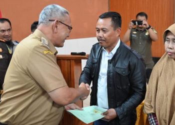 807 Warga Cidahu dan Kadugede Kuningan Terima Sertifikat Tanah Program PTSL