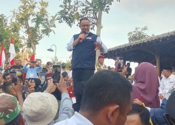 Anies Baswedan Borong Telur Asin Usai Sebut Brebes Kabupaten Termiskin di Jateng