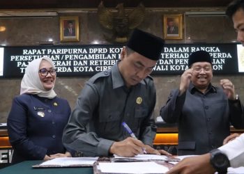 DPRD Kota Cirebon Sahkan Tiga Perda, Salah Satunya Soal Perumda Tirta Giri Nata