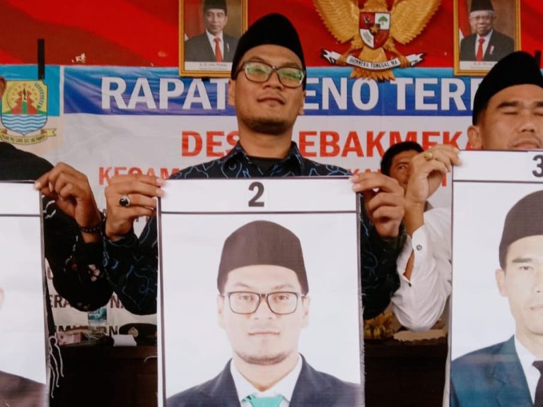 Calon Kuwu Lebak Mekar nomor urut 2, Zainal Mutaqin
