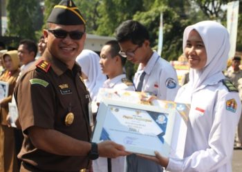 BPN Kabupaten Cirebon Bagikan 3.725 Sertifikat Tanah pada Peringatan Hantaru 2023