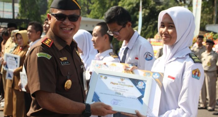 BPN Kabupaten Cirebon Bagikan 3.725 Sertifikat Tanah pada Peringatan Hantaru 2023