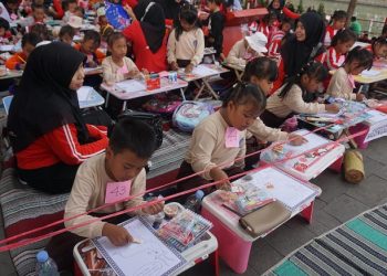840 Anak Usia Dini Ikuti Lomba Seni Kolase Himpaudi Indramayu