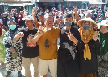 Relawan Kawal Blusukan Sumarno Calon Kuwu Jatiseeng Ciledug Cirebon dengan Bersholawat
