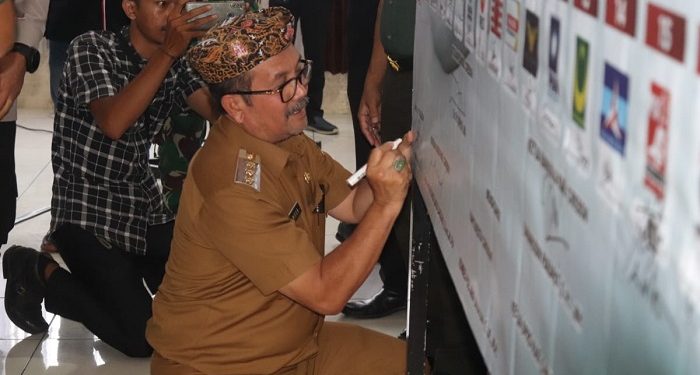 Bupati Imron Hadiri Deklarasi Pemilu Damai 2024 di Mapolresta Cirebon