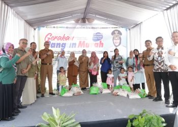GPM ke-7, DKPPP Kota Cirebon Bagikan Sembako dan Ikan Gratis di Kejaksan
