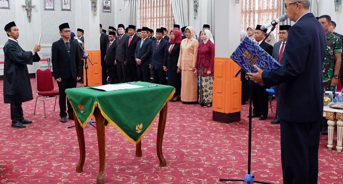 Mohammad Arif Kurniawan Dilantik Jadi Pj Sekda Kota Cirebon