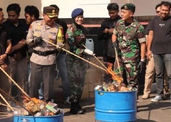 Polres Majalengka Musnahkan 6.466 Botol Miras Hasil Operasi Pekat Lodaya 2023