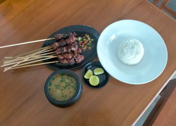 Empal Gentong Cirebon H Irawan kuliner tradisional yang paling banyak diburu