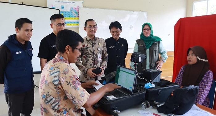 Disdukcapil Jabar Puji Layanan Adminduk Keliling Indramayu