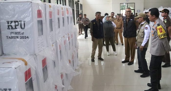 Pj Wali Kota Cirebon Minta Kawal Terus Pergeseran Logistik Pemilu 2024