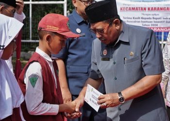 Marbot Masjid, Lansia dan Siswa Tak Mampu di Indramayu Dapat Bantuan Rp2,4 Miliar