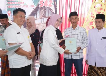 542 Warga Ciwaringin Dapat Sertifikat Tanah Gratis, Sesuaikan Usia Kabupaten Cirebon