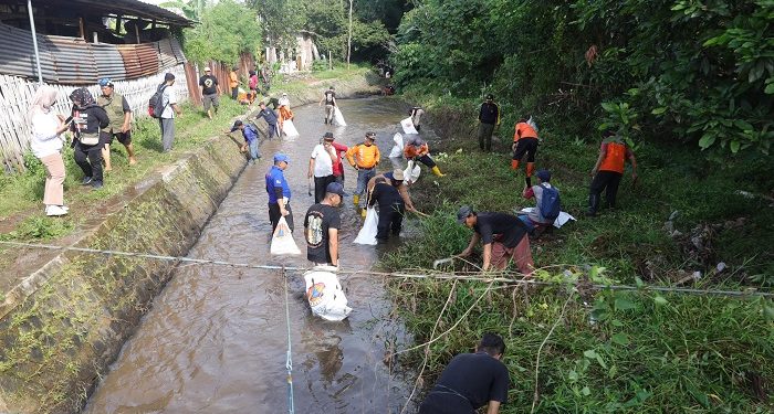 AMPAS Kuningan Ajak Sekda Dian Gelar Aksi Bersih-bersih Sungai di Ancaran