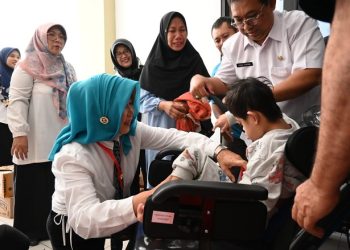 92 PPKS di Kabupaten Cirebon Dapat Bansos dari Polteksos Bandung Kemensos RI