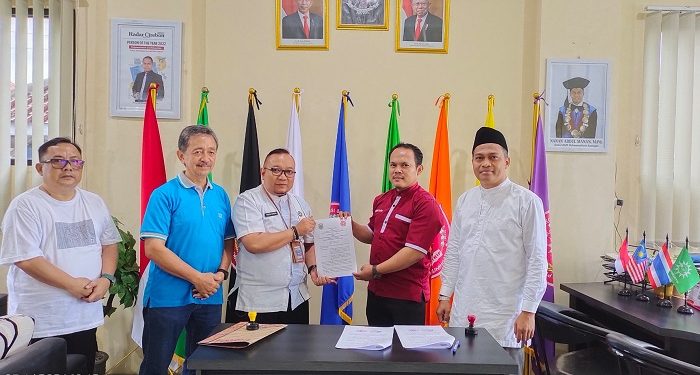 Pemkab dan STKIP Muhammadiyah Kuningan Teken MoU Penerapan SPBE