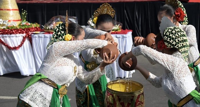 Babarit Bertema ‘Akur, Makmur’ Meriahkan Hari Jadi Kuningan ke-526