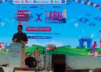 Kepala BI Cirebon Anton Pitono saat memberi sambutan pada Pekan Qris Nasional di Cirebon. (Ciayumajakuning.id)