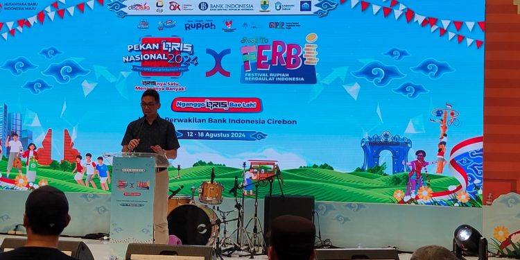 Kepala BI Cirebon Anton Pitono saat memberi sambutan pada Pekan Qris Nasional di Cirebon. (Ciayumajakuning.id)