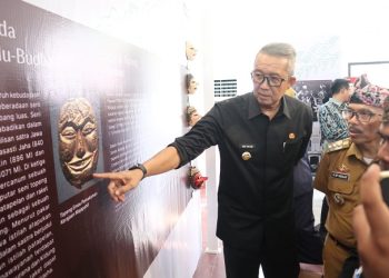 Pj Wali Kota Agus Mulyadi Resmikan Museum Topeng Cirebon