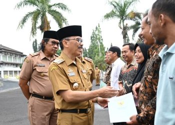 10 Pelaku UMKM dan Pembudidaya Ikan di Kuningan Dapat Sertifikat Tanah Gratis