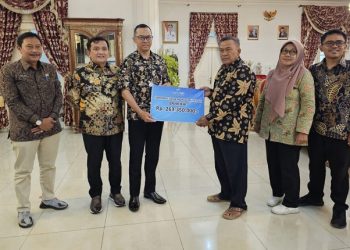 Lima Tahun Tak Masuk Skala Perbaikan, BJB Majalengka Bantu SDN 1 Ligung Rp263 Juta