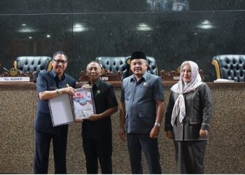 Rapat Paripurna DPRD Indramayu Sampaikan Nota Penjelasan Raperda APBD 2025