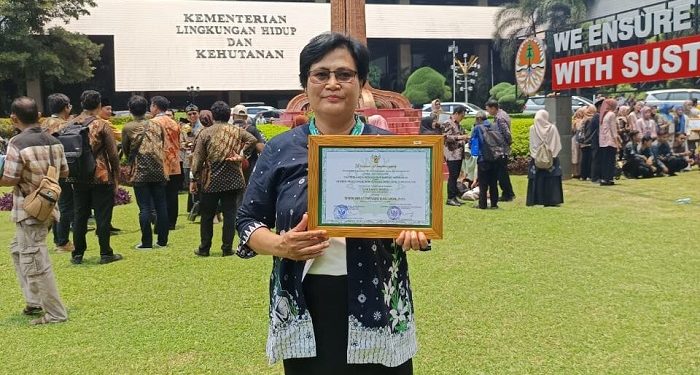 Peduli Lingkungan Sekolah, SMP Santa Maria Kota Cirebon Raih Penghargaan dari KLHK