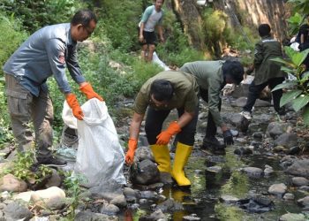 Pemkab Cirebon Gaet 25 Komunitas Pecinta Lingkungan Bersih-bersih Sungai