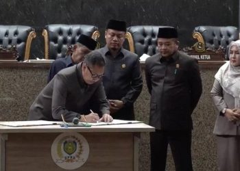 Rapat Paripurna DPRD Indramayu Sepakati Raperda APBD 2025