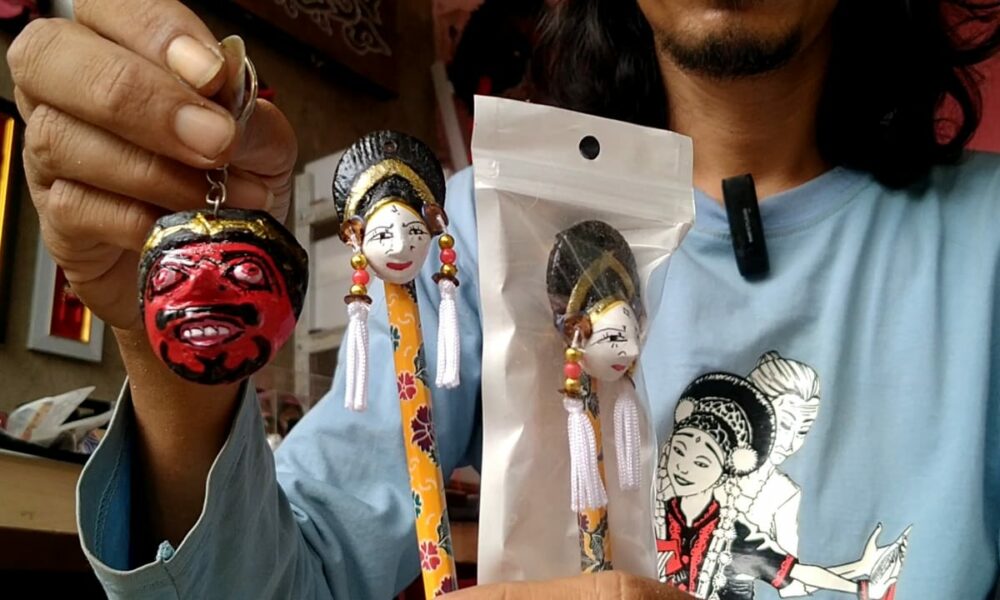Topeng wayang cirebon