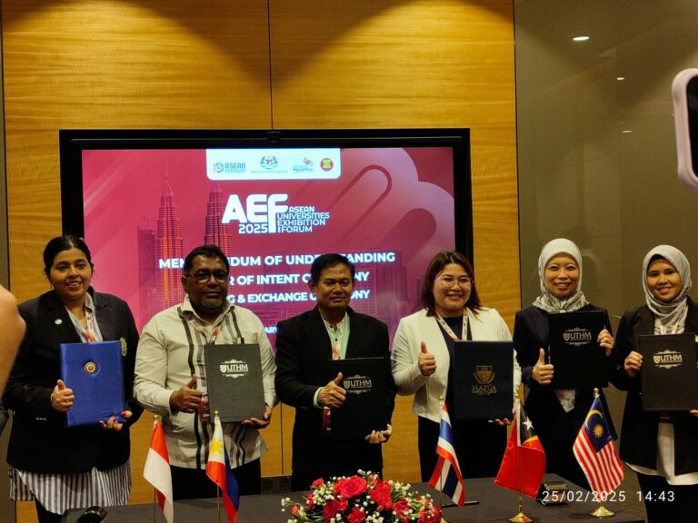 UGJ Perkuat Jaringan – Teken MoU dengan Tiga Universitas ASEAN di AEF 2025
