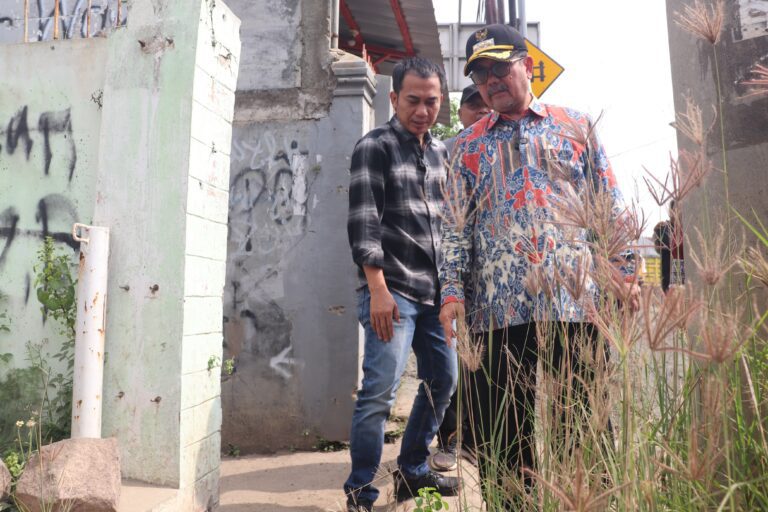 Respon Cepat Bupati Imron Jawab Keluhan Warga-Perbaiki Jalan Rusak